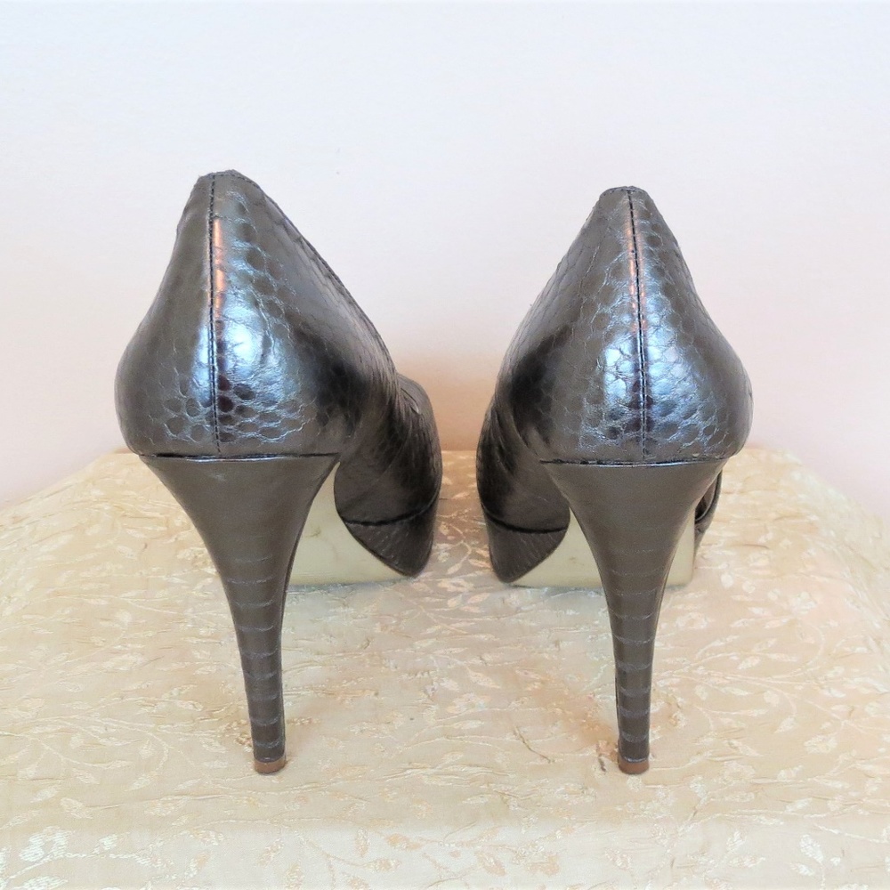 Marc Fisher Bronze "Snakeskin" Heels 9M - Picture 3 of 4